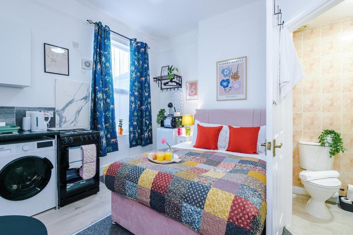 Jephsons Lodge Studio 7 - Town Centre, Wifi, Free Disney & Prime Royal Royal Leamington Spa Exterior foto